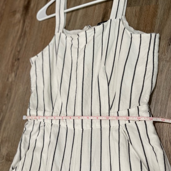 XS LOFT White & Grey Striped Jumpsuit— Perfect Outfit for Summer!! - Picture 2 of 9